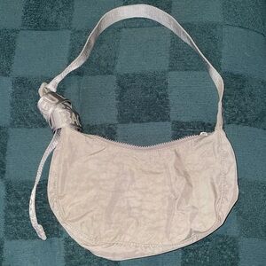 BAGGU Dove Small Crescent Crossbody